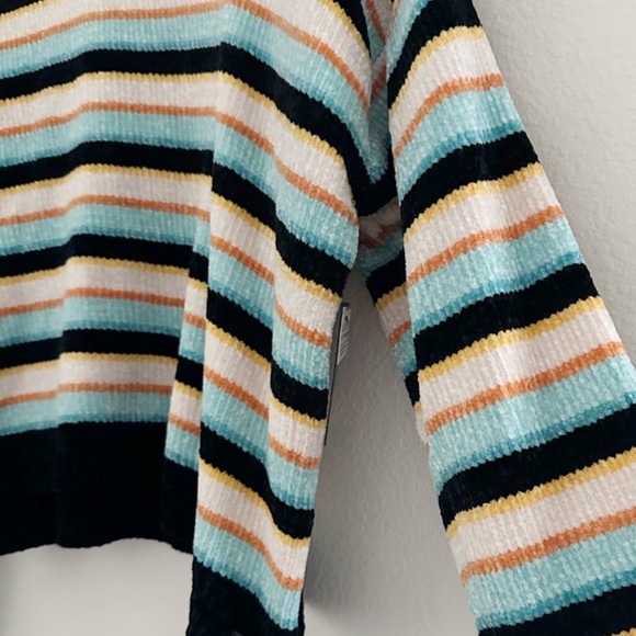 Volcom Bubble Tease Sweater - Picture 5 of 8